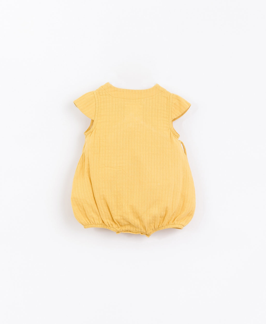 بذلة من القماش بفتحة متقاطعة | صناعة السلال