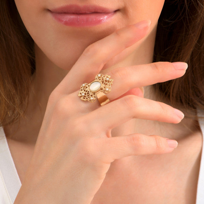 Romantic mother-of-pearl bead adjustable ring| white