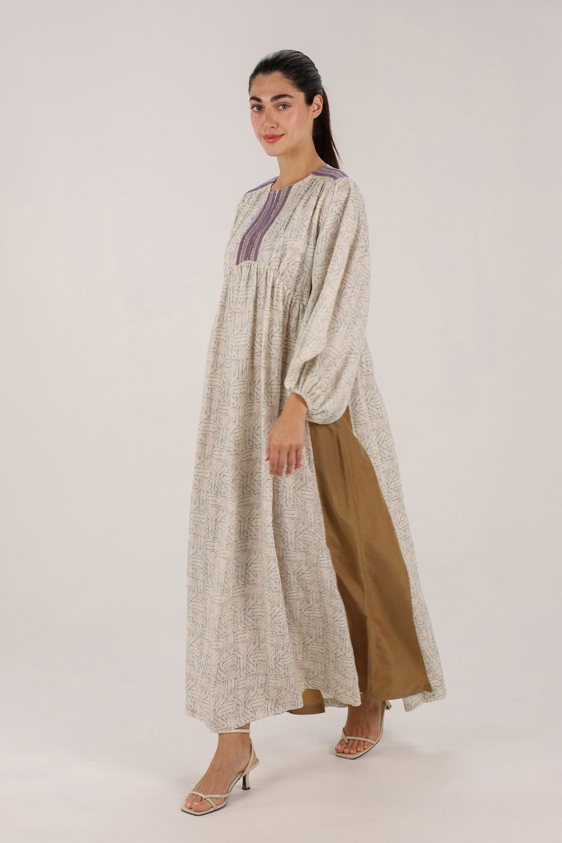 Silver Mirage – Gray Jalabia