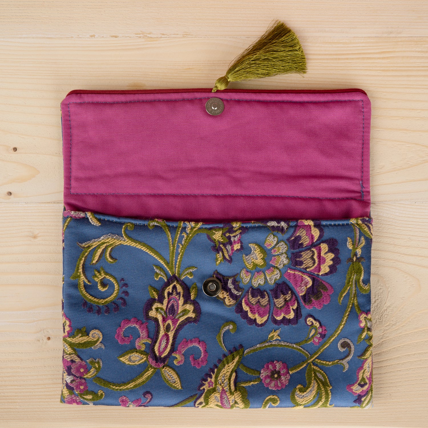 Silk Elegant Lady Pouch