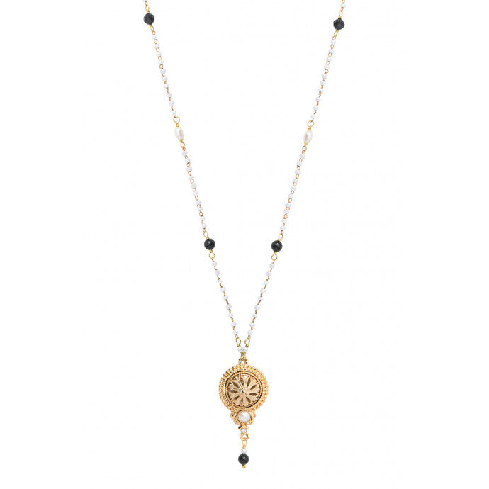 Sophisticated freshwater pearl and onyx pendant necklace I white