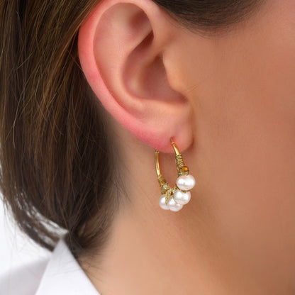 Fine woven hoop earrings  with pearls I white